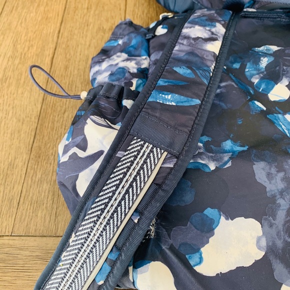 Lululemon Yogini Rucksack main image 4